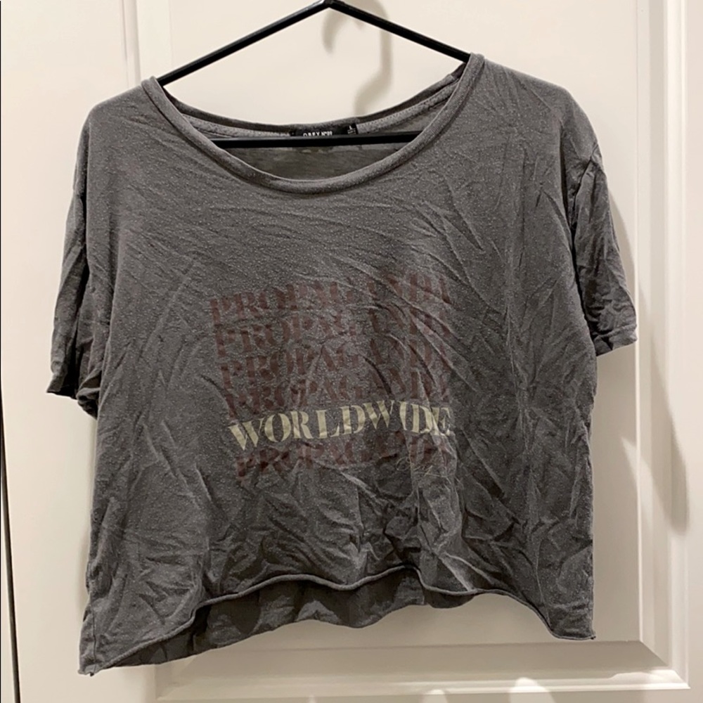 Grey graphic crop top tee